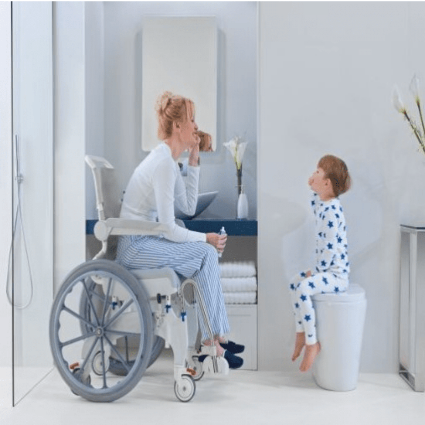Invacare Aquatec Ocean Ergo Shower Commode with Collection Pan, Lid and ...
