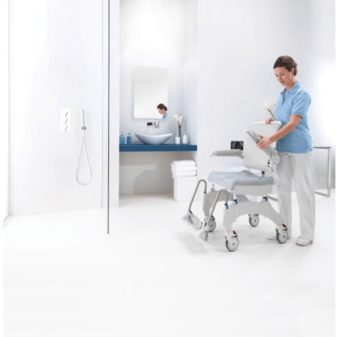 Invacare Aquatec Ocean Ergo Shower Commode with Collection Pan, Lid and ...